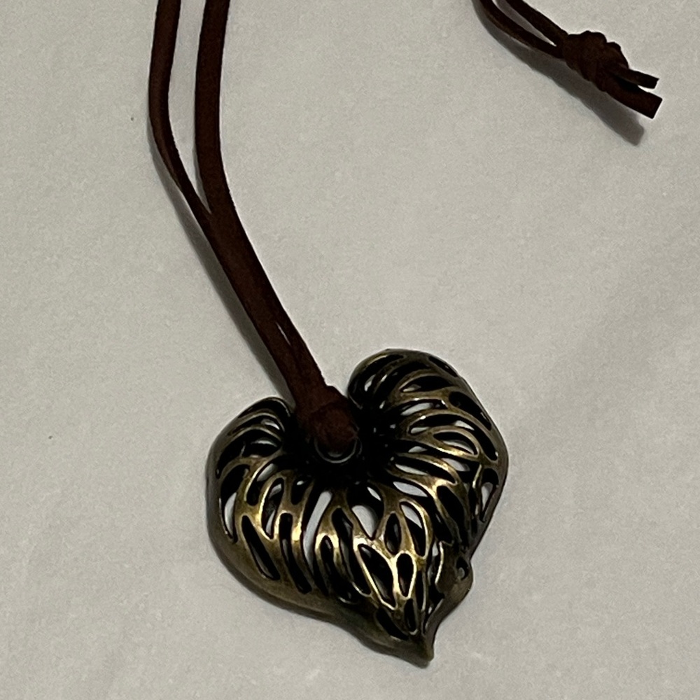 HEART NECKLACE